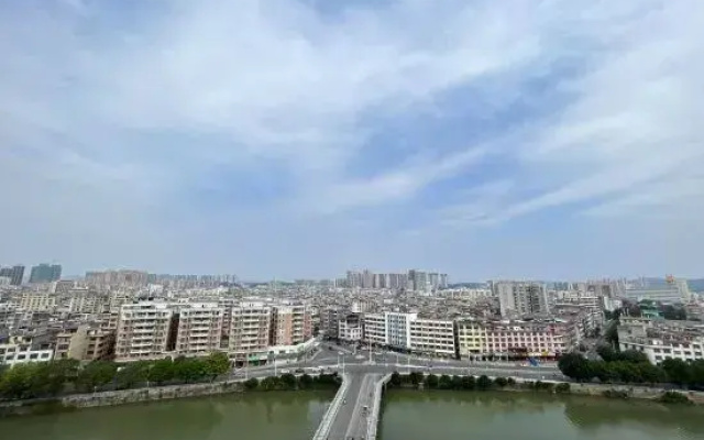 Gold and Silver Business Hotel Huaiji