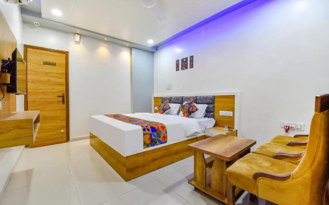 FabHotel Dev Palace