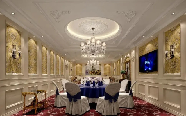 Castell Hotel, Qidong