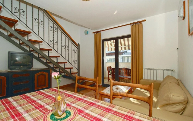Nice Apartment in Porec With 2 Bedrooms