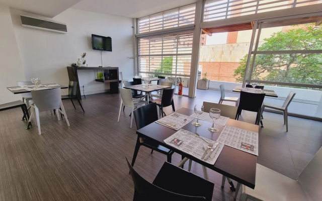 Hotel Austral Suites