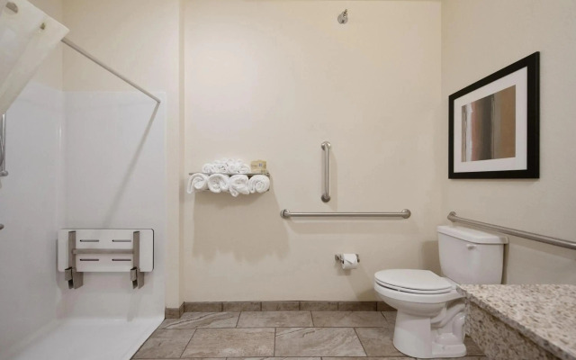 Cobblestone Hotel & Suites - Austin