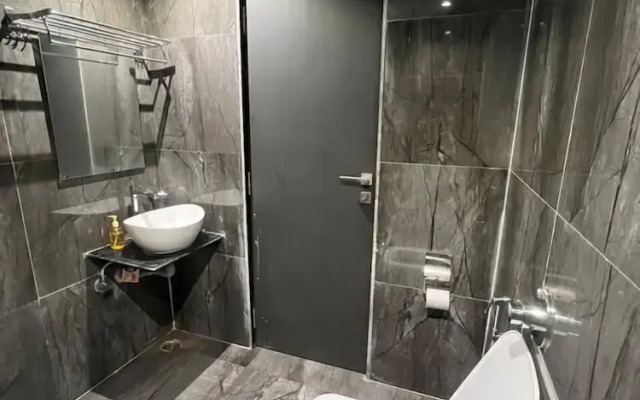 CR Residency By Glitz Hotels