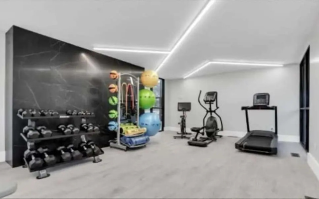 Inviting 2BR 2BA Unit in Rochester Hills