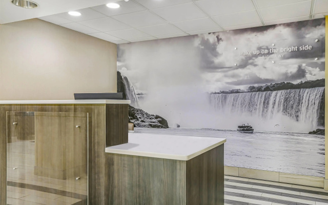 La Quinta Inn & Suites by Wyndham Batavia