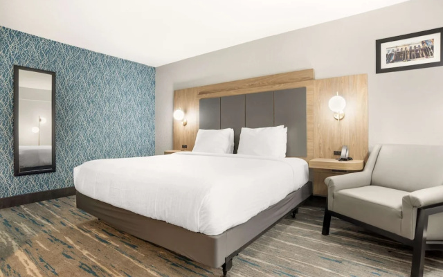 Best Western Plus Mobile Inn & Suites