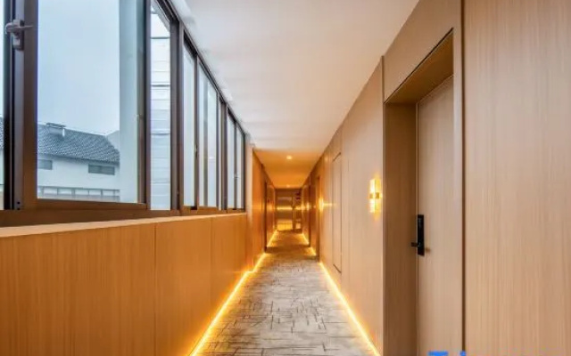 Rezen Retreat Yunyi