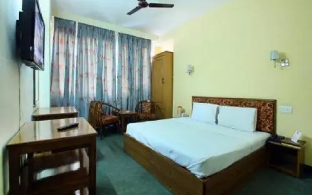 Vardaan Hotel