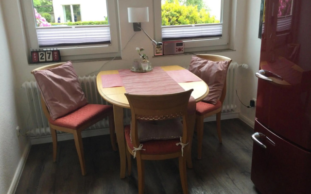 Ferienhaus Us lütt Hus und das Zimmer Linde im Haupthaus