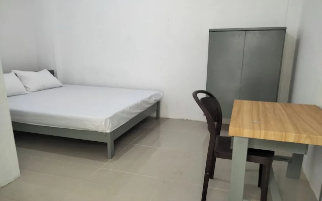 OYO Life 93054 Th Residence 135 Syariah