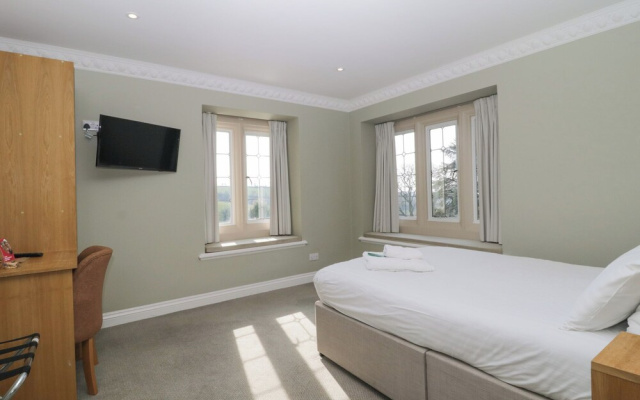 Harcombe House Rooms - First Floor Double