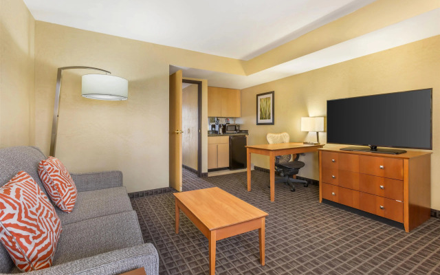 Best Western Plus Scottsdale Thunderbird Suites