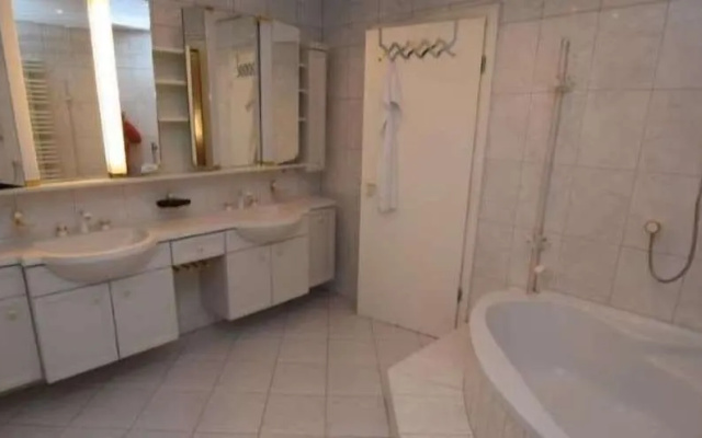 Ab Apartment 133