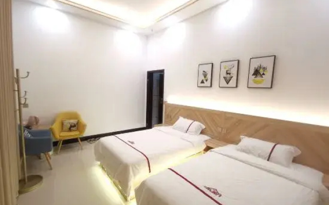 Longhai Yijian B&B