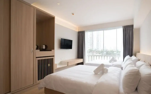 BEAT. Warii Hostel at Chaophraya River