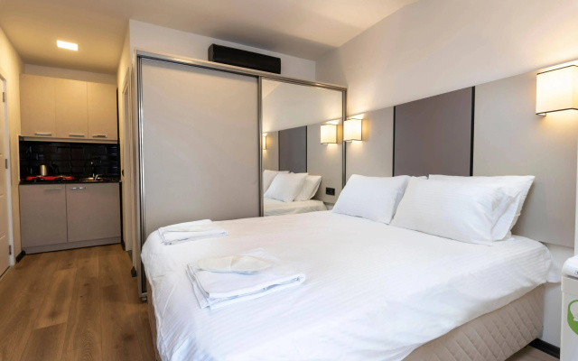 Global Suites Hotel
