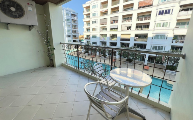 Large Pool-view Studio With Balcony - TW Platinum Suites, Jomtien