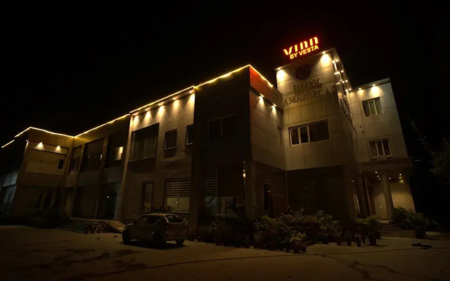 Amarvilas Hotel & Resort