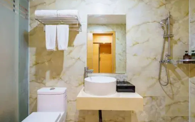 No. 8 Season Hotel Nandou Ancient City Nanshan Subway Station Branch, Shenzhen