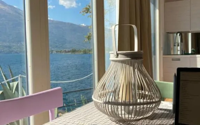 Unique waterfront private house at Como lake