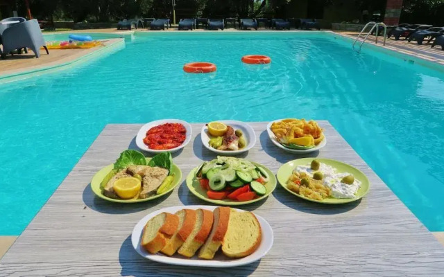 Sunday Summer Resort