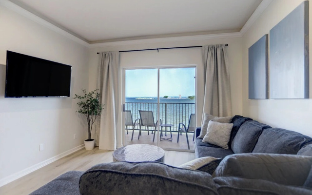 7037 Kingston Cove
