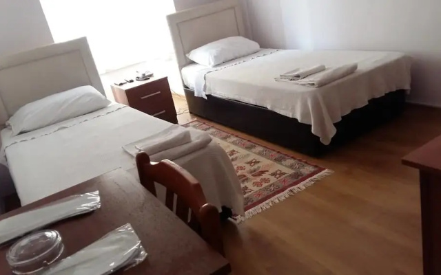 Bayrakli Otel