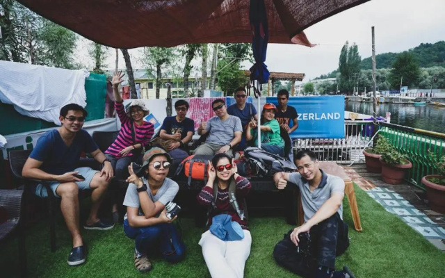S Group Of Houseboat
