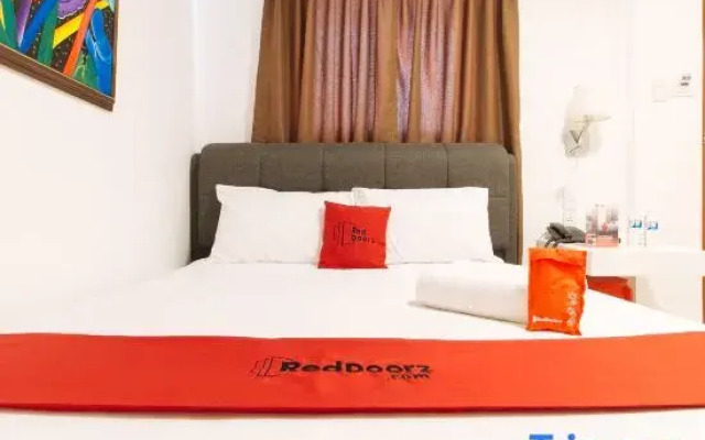 RedDoorz @ Casa 82 Alaminos