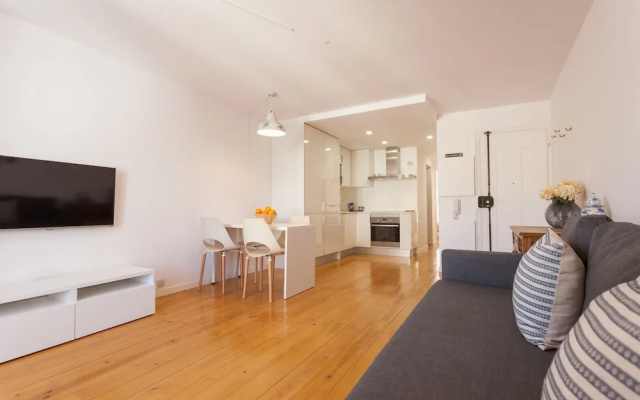 Moniz Blue One-Bedroom Apartment - by LU Holidays