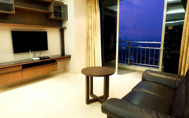 3 Bedrooms Luxury Sudirman Mansion Apartment by Travelio