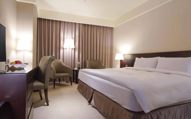 CHECK Inn Taichung LaiLai