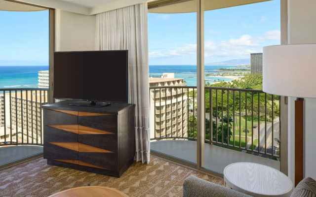 Embassy Suites by Hilton Waikiki Beach Walk