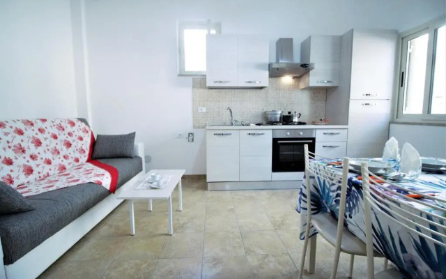 Holidaycasa Sebastiano - Grazioso Bilocale a 150 Mt Dal Mare