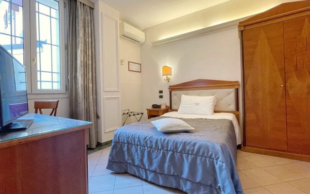 Touring Hotel