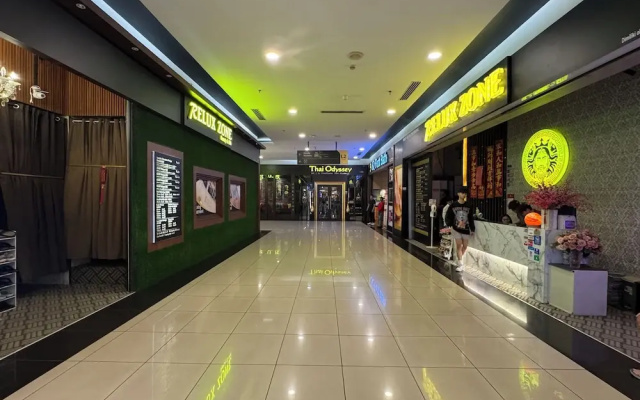 JB City Shopping Mall Apartment