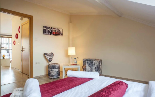 Taksim Nacre Suite
