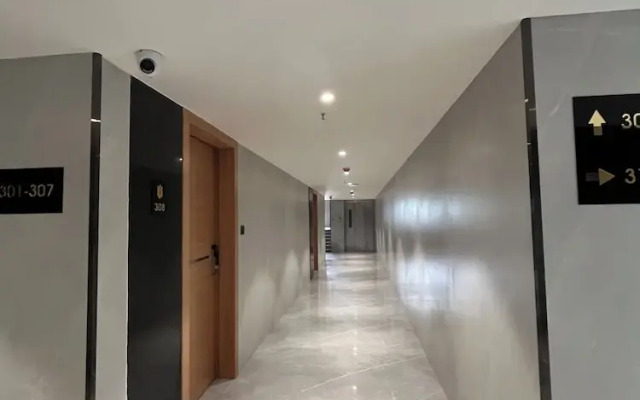 Hotel Tulips Grand