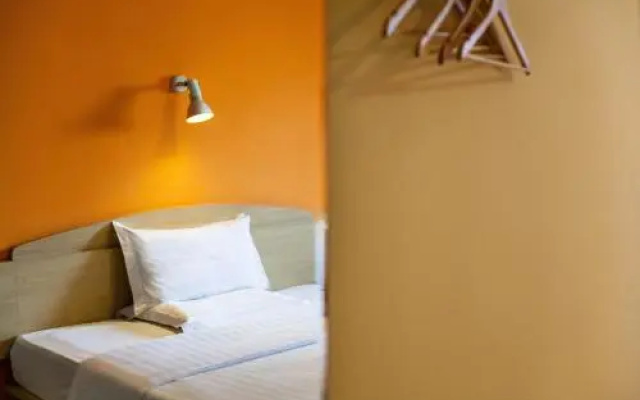 7 Days Inn Shanghai Fengxian East Huancheng Road Branch