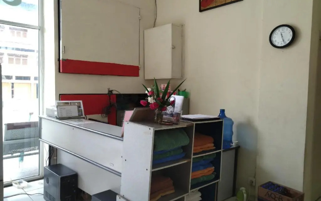 OYO 3499 J8 Hotel