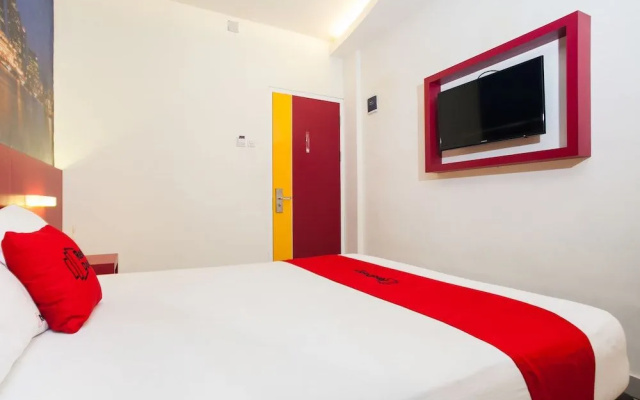 RedDoorz near Hawaii Water Park