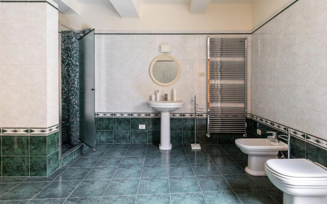 Afrodite Apartment With Jacuzzi by Wonderful Italy