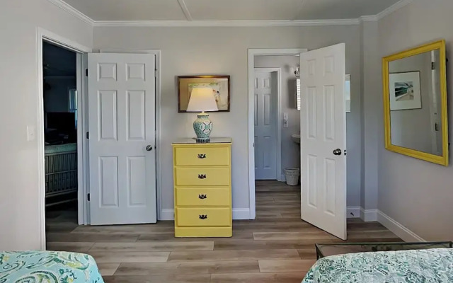 Lindy-B by Topsail Realty
