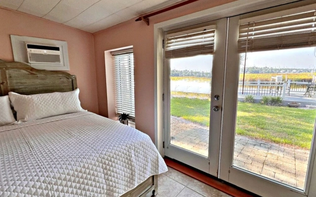 Porpoise Pass - Ground Floor Guest Suite