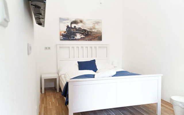 Near Wiener Stadthalle - 4BR Apt. w/ WIFI