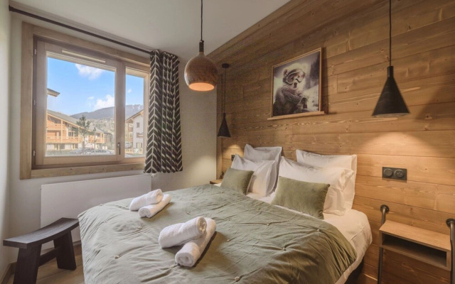 Elegant Apartment Facing Mont Blanc