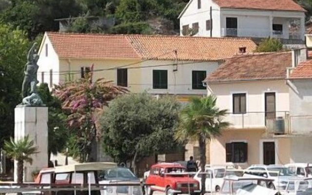 House Vese