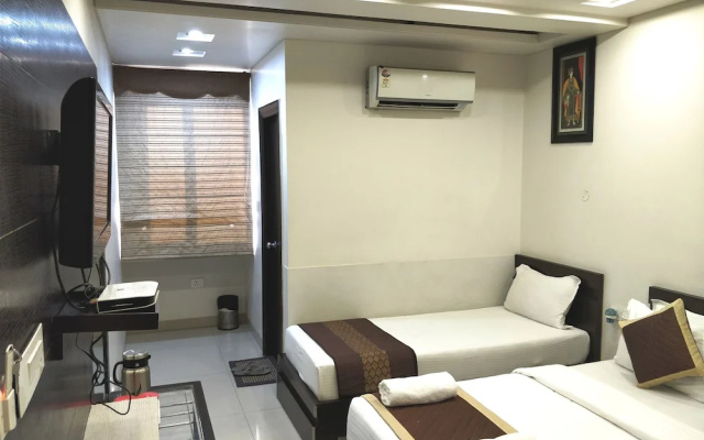 Hotel Jinendra Palace