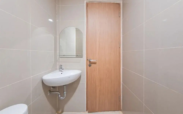 Bright Studio Room Apartment At B Residence