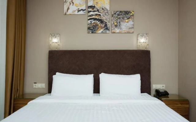 Crystal Hotel